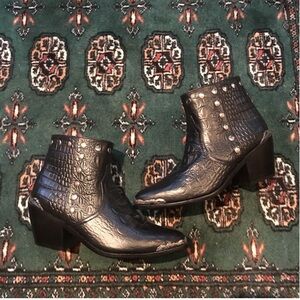 Wandering Coyote Studded Leather Croc Boots🖤